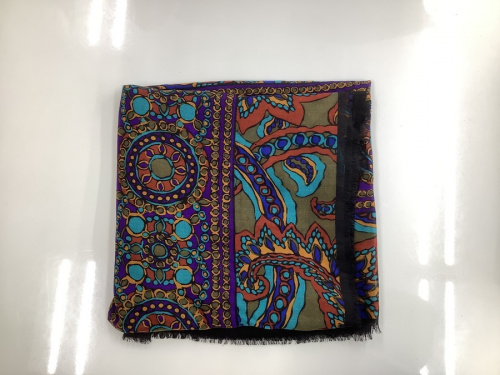 スカーフのYves Saint Laurent