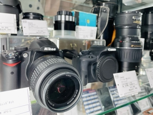 デジタル家電の一眼レフカメラ