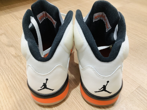 スニーカーのNIKE