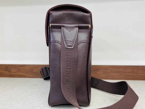 ルイヴィトンのLOUIS VUITTON