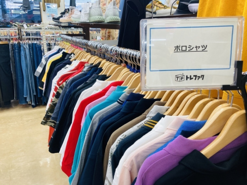 衣類のスニーカー