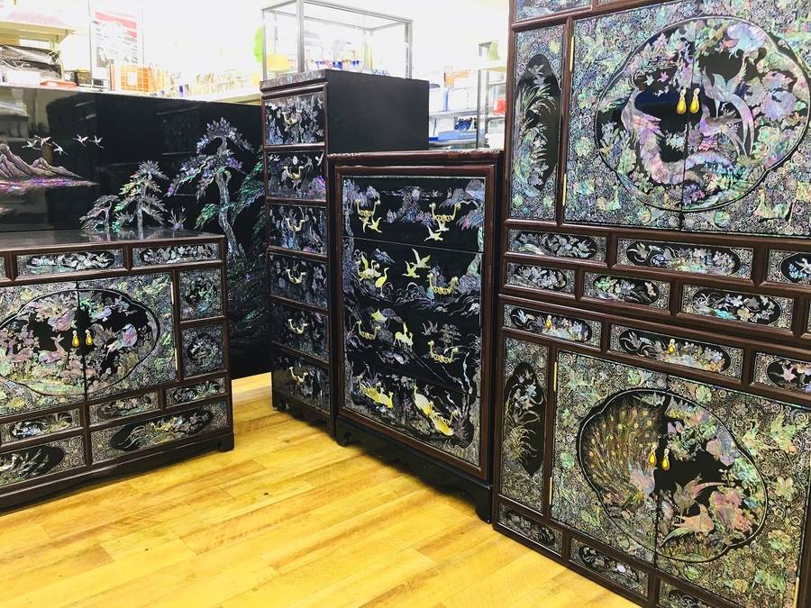 七色に光り輝く螺鈿家具コーナーのご紹介♪【川崎野川店】｜2018