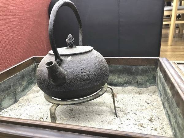火鉢テーブル　鉄瓶　セット　アンティーク 楽天市場】増田屋桐角火鉢道具セット9580-S[ 火鉢 テーブル 家族団欒