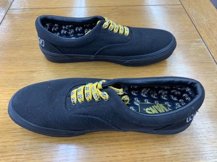 これぞ目を引くコラボスニーカー VANS(バンズ）ムーンアイズ