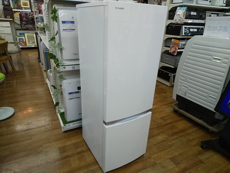 一人暮らしのたっぷり容量TOSHIBA(トウシバ)の2ドア冷蔵庫入荷