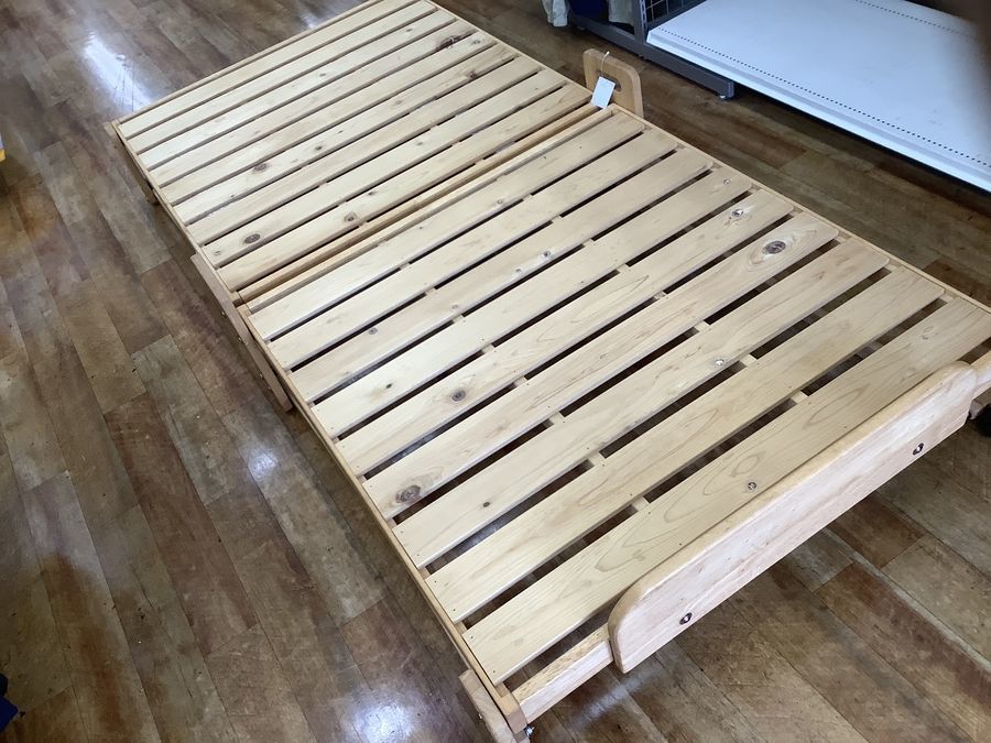 【ご来店限定】中居木工（ナカイモッコウ）折りたたみベッド【トレファク秦野店】 中居木工(なかいもっこう）折り畳みすのこベッド買取入荷いたしました
