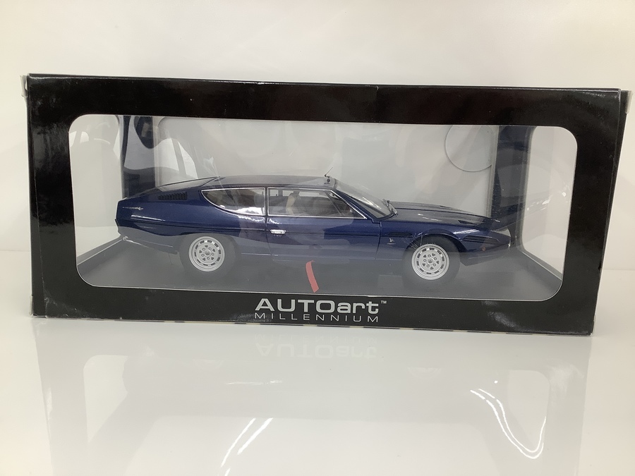スマホで購入】廃盤 AUTOart(オートアート)ランボルギーニ エスパーダ