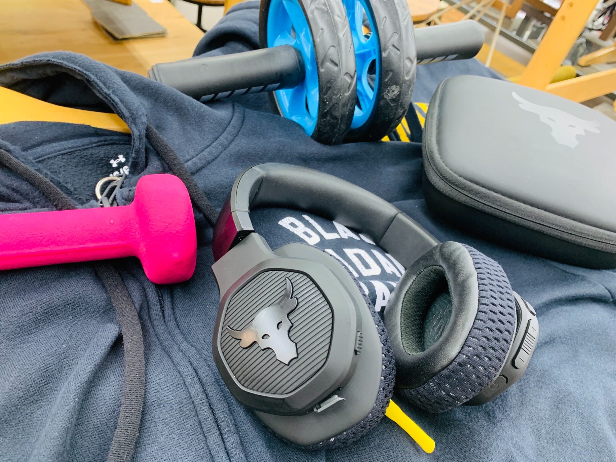 JBL×UNDER ARMOURのプロジェクトロックオーバーイヤートレーニング