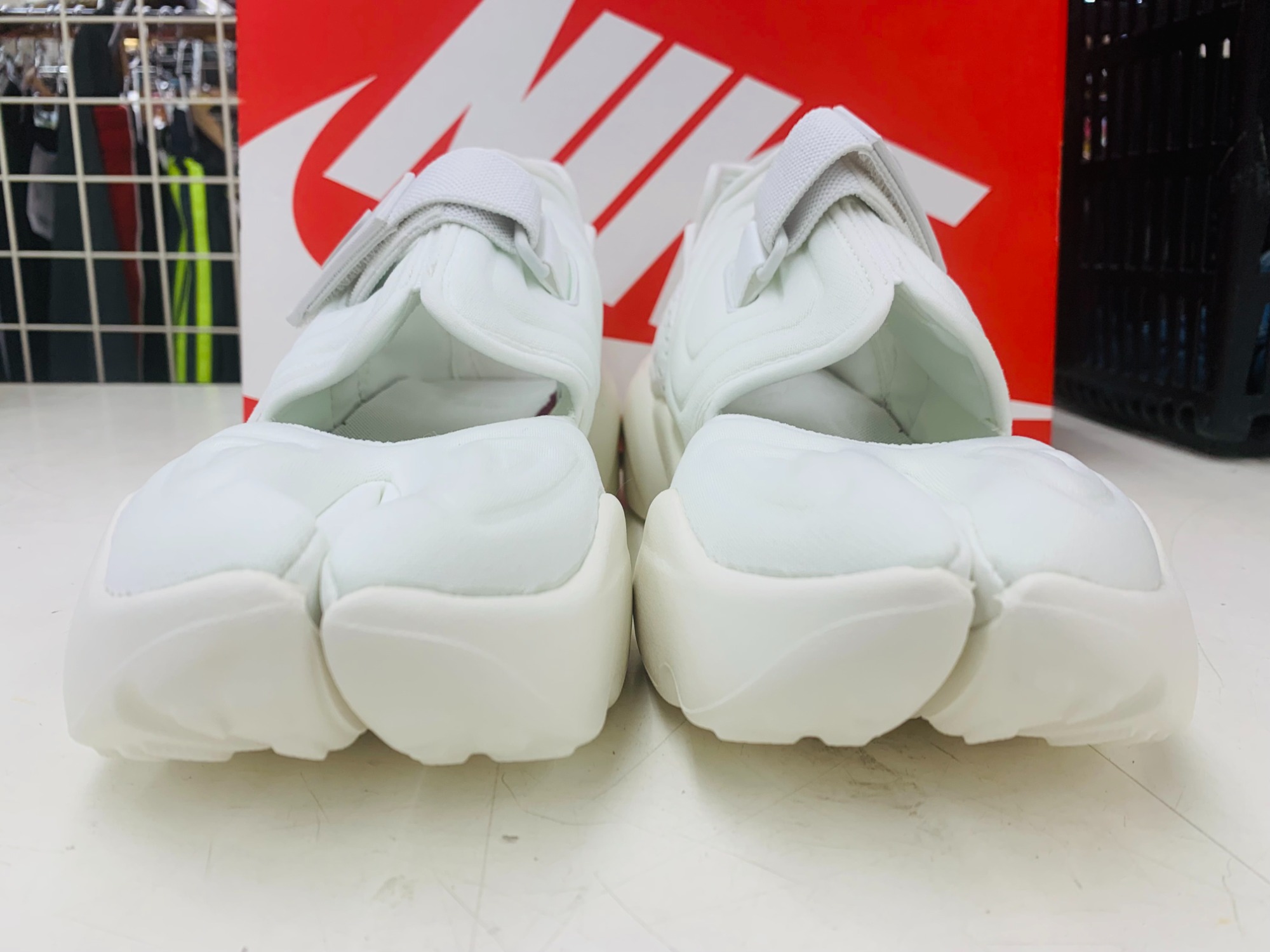 この夏大活躍のNIKE(ナイキ) AQUA RIFT(アクアリフト)が買取入荷しました！｜2023年04月30日｜リサイクルショップ  トレジャーファクトリー（トレファク）川崎野川店