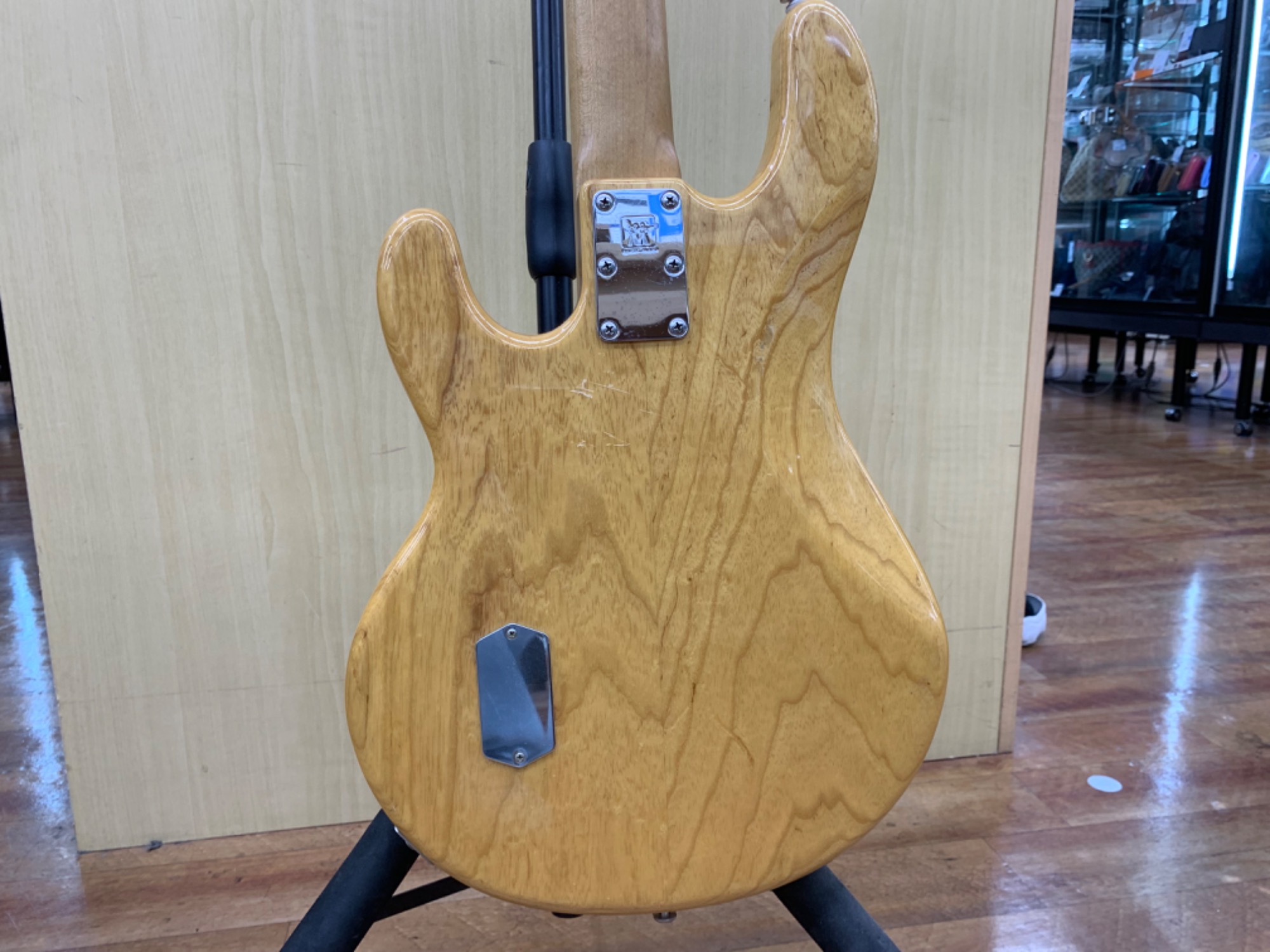Musicman(ミュージックマン) エレキベース StingRay EXをご紹介いたし