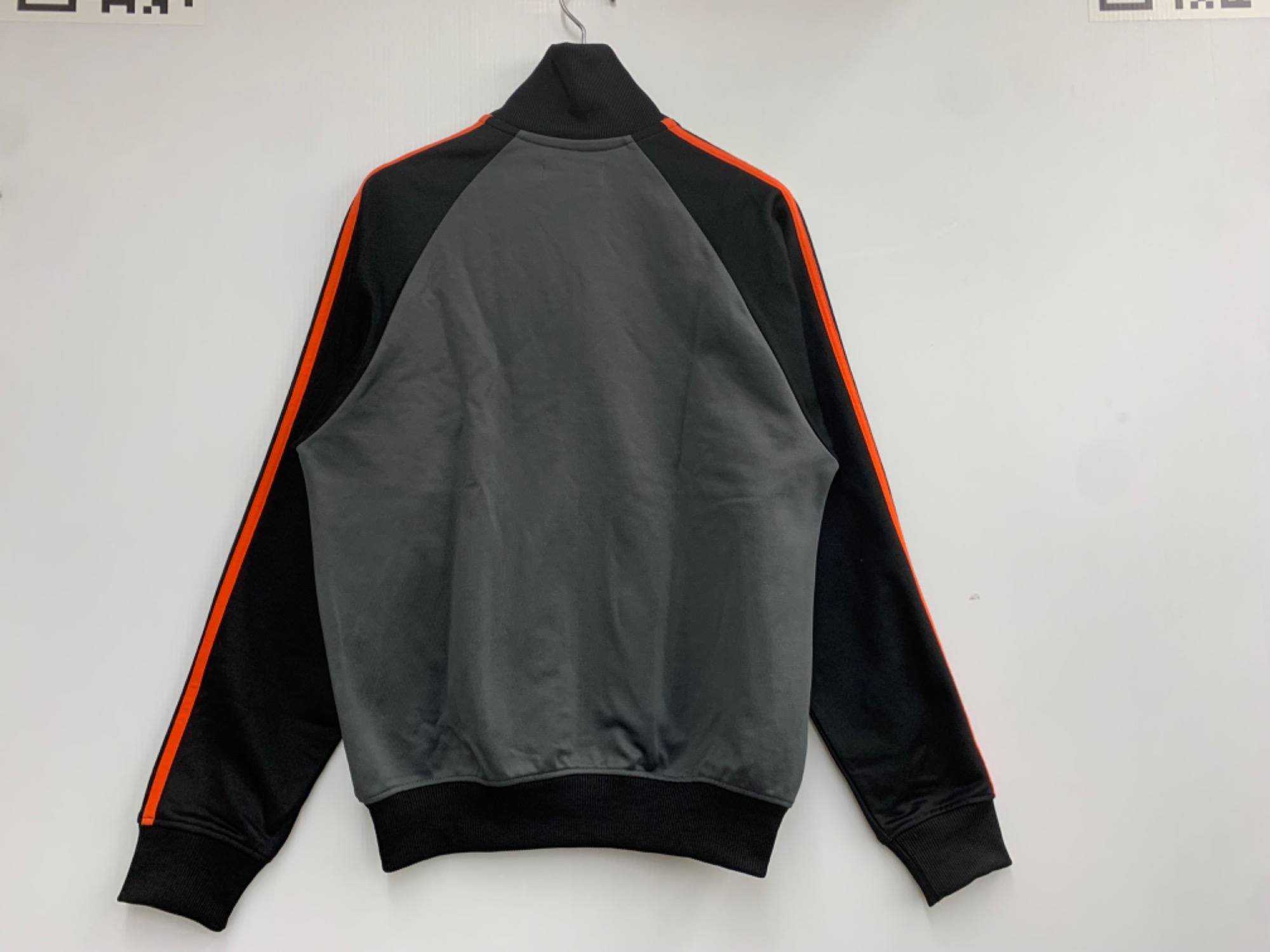 FRED PERRY(フレッドペリー) トラックジャケットをご紹介致し