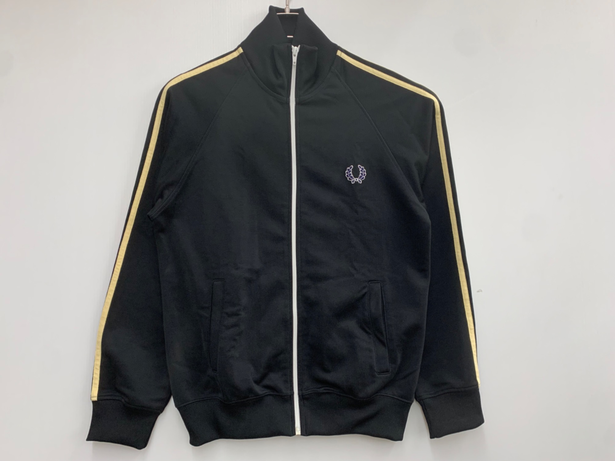 FRED PERRY(フレッドペリー) トラックジャケットをご紹介致し