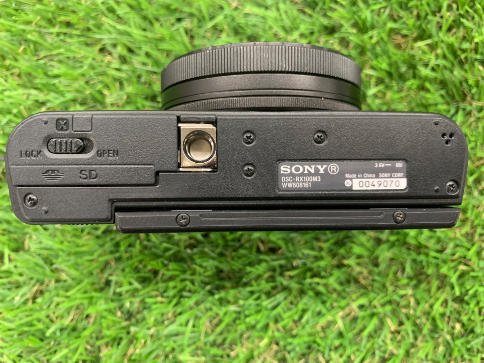 SONY(ソニー) コンパクトデジタルカメラ RX100 IIIをご紹介致します