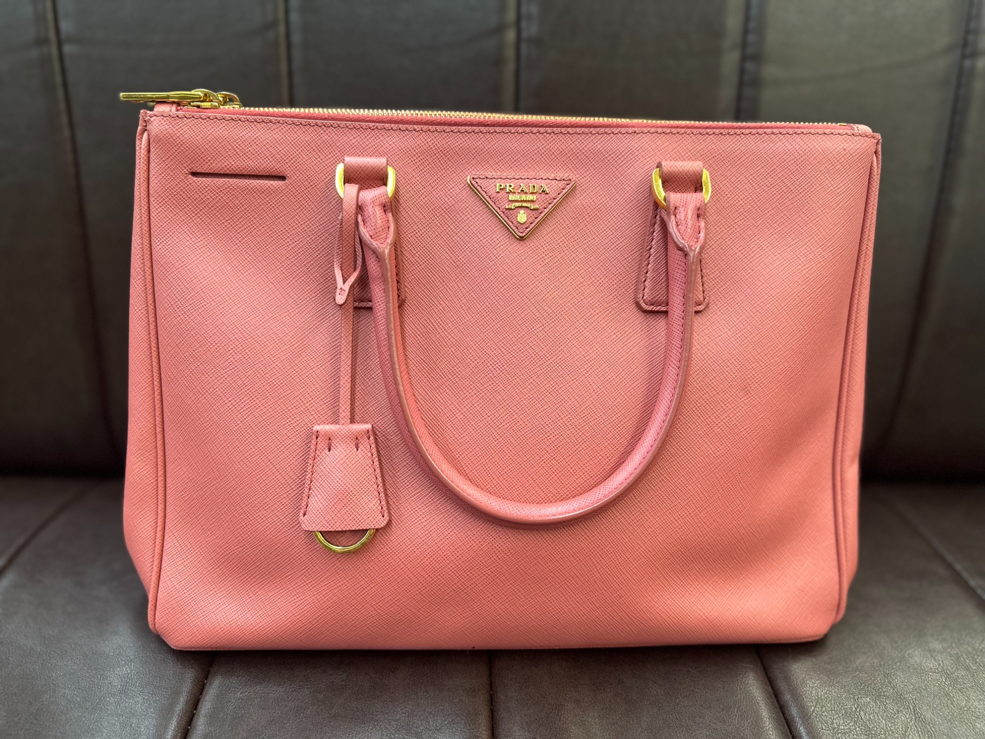 セール中【正規品】プラダ PRADA 2WAYバッグ サフィアーノ プラダ(PRADA)プラダ サフィアーノ 2wayショルダー 2way