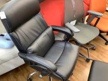 ニトリ フットレスト付オフィスチェアが入荷いたしました‼