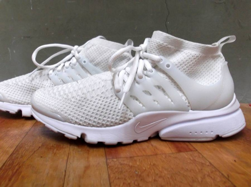 ナイキ（NIKE）のエアプレスト