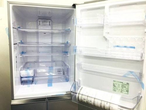 AQUAの大型冷蔵庫