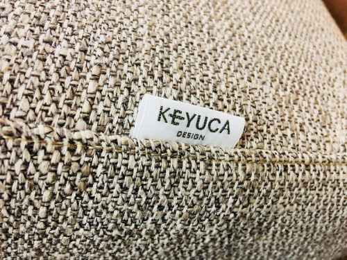 KEYUCAの二人掛けソファー