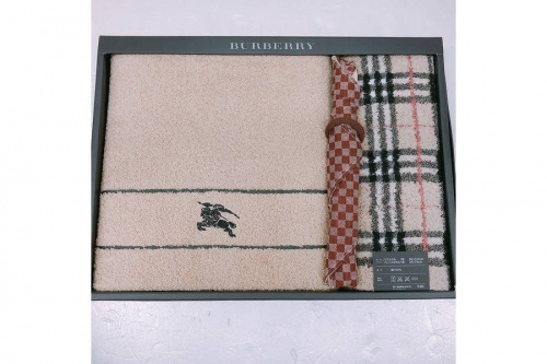 Yves Saint Laurantのバーバリー(BURBERRY)