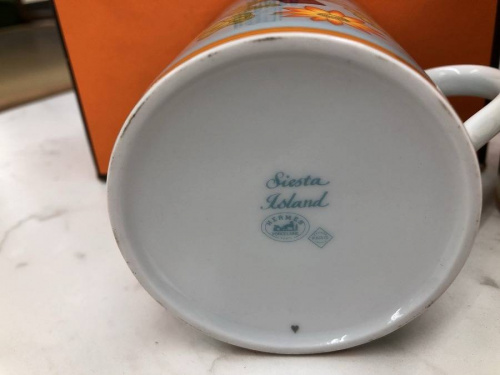 洋食器のマグカップ