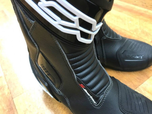 スポーツ用品のTCX