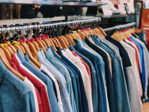 中古　トレンチ　川崎の川崎　衣類　買取