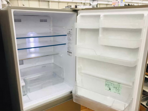 冷蔵庫の3ドア冷蔵庫