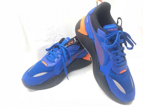 スニーカーのPUMA
