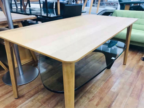 テーブルのニトリ