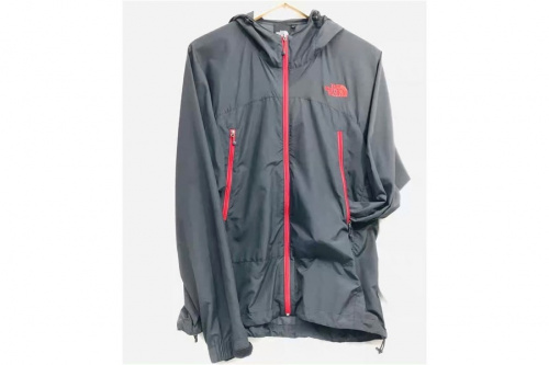 ジャケットのTHE NORTH FACE