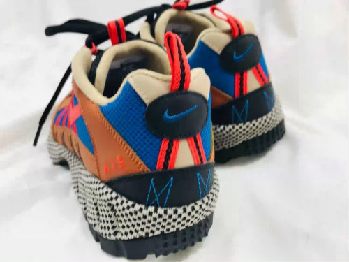 NIKEのローカットスニーカー