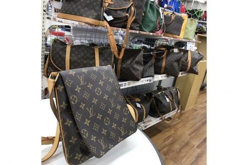 バッグのLOUIS VUITTON