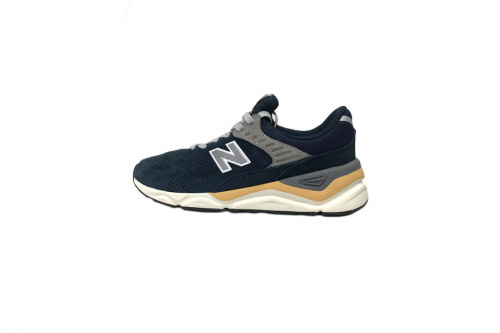 スニーカーのNEW BALANCE