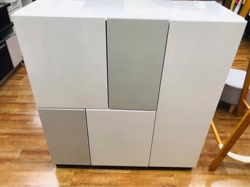 収納家具のキャビネット