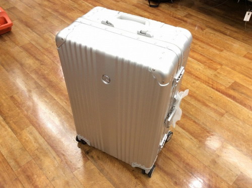 ブランド・ラグジュアリーのキャリーバッグ