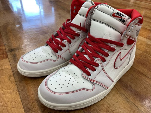 靴のスニーカー