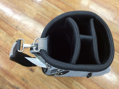 ゴルフのキャディーバッグ