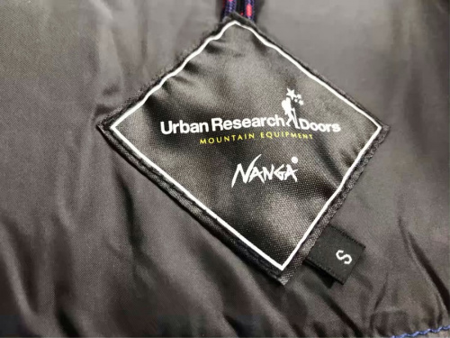 ダウンジャケットのURBAN RESEARCH DOORS×NANGA