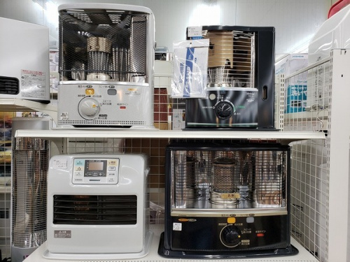 ストーブの石油ファンヒーター