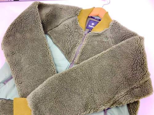 トップスのジャケット