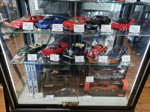 1/18　FERRARI