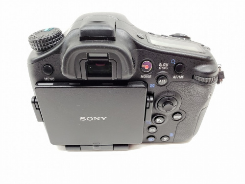 一眼レフカメラのα77