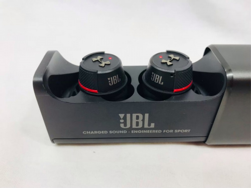 BluetoothヘッドホンのJBL