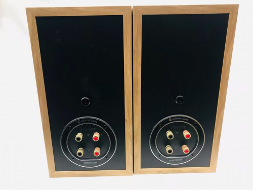 スピーカーセットのmonitor audio