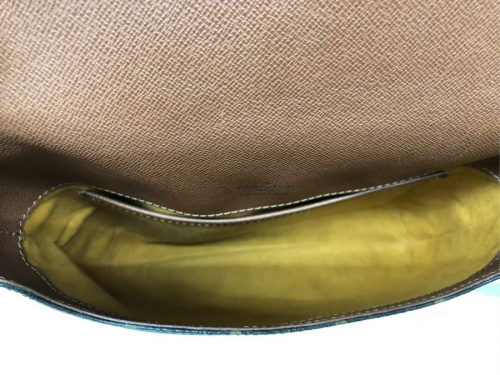 LOUIS VUITTONの程度B