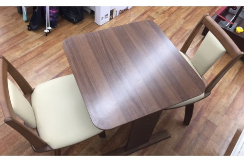 テーブルのダイニング3点セット