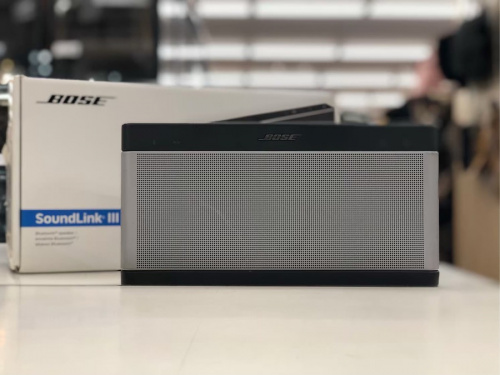 オーディオ機器のスピーカー