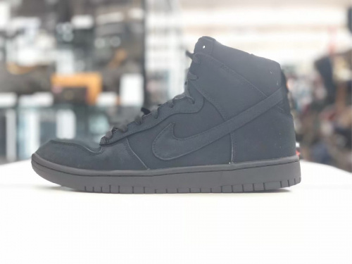 靴のスニーカー