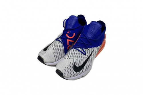 スニーカーのNIKE