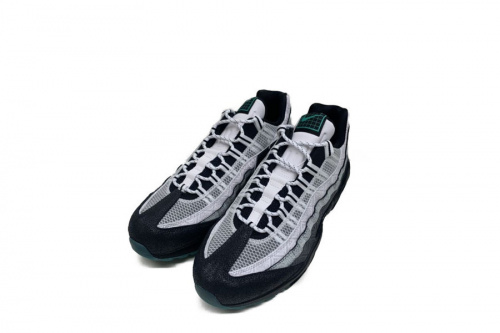 スニーカーのNIKE ナイキ